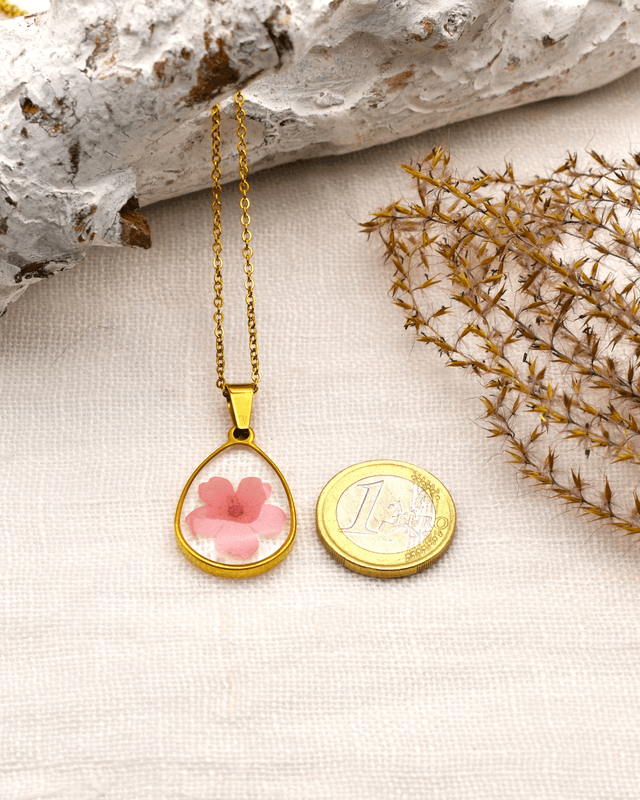 Verbena in drop pendant